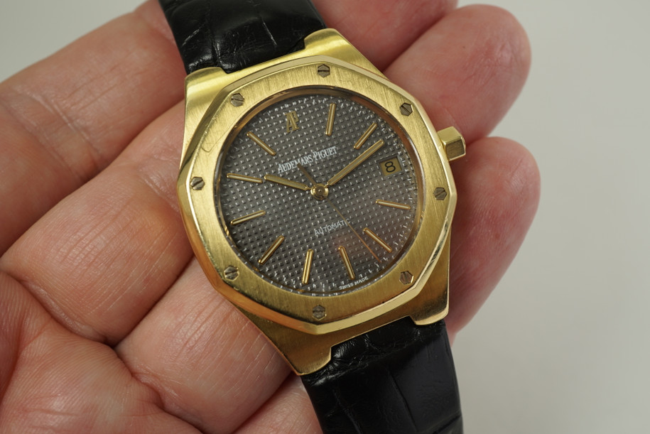 Audemars Piguet 14800 BA Royal Oak 18k yellow gold w/ deployment c. 1990's modern automatic pre owned for sale houston fabsuisse