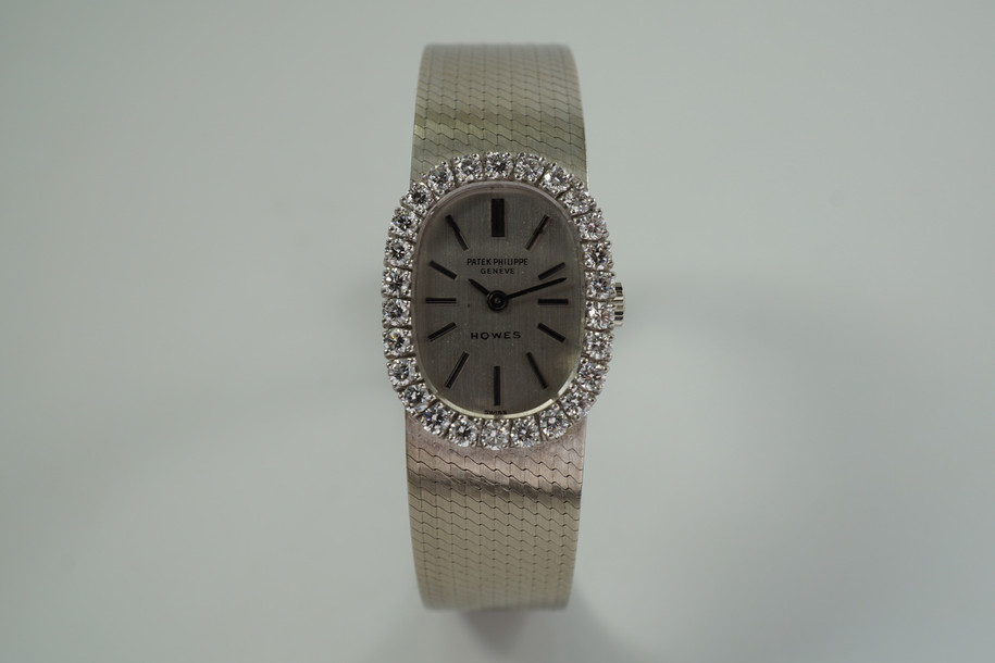 Patek Philippe 3377-1 Ladies Ellipse 18k white gold & diamond bracelet watch 1970's pre owned for sale houston fabsuisse