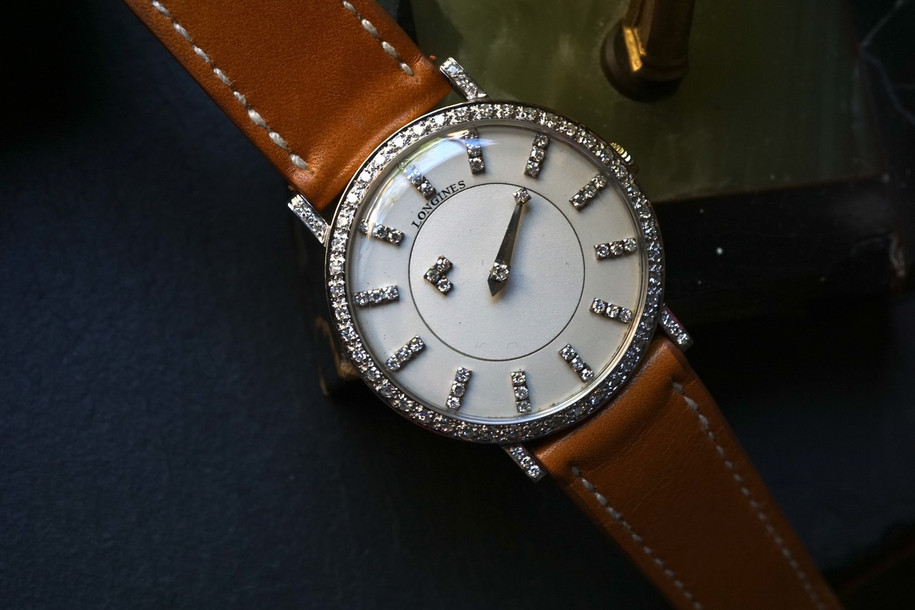 Fabsuisse watch
Fabsuisse vintage
Longines vintage
Longines mystery
Longines mystery diamond
Longines white gold
Longines watch vintage
Longines vintage watch
Longines vintage diamonds