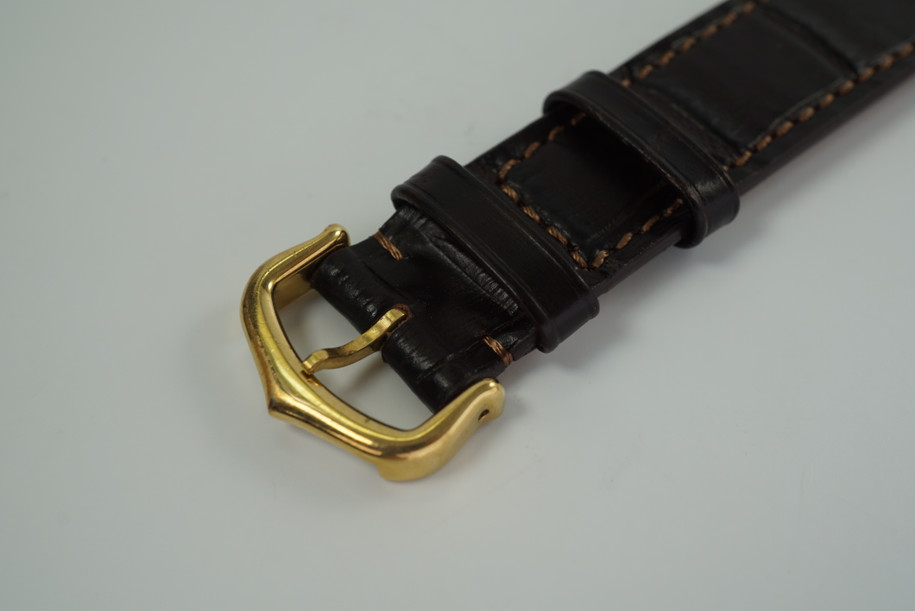 CARTIER TANK 18KT YELLOW GOLD CLASSIC  MECHANICAL GENTS OR LADIES c.1970-80's