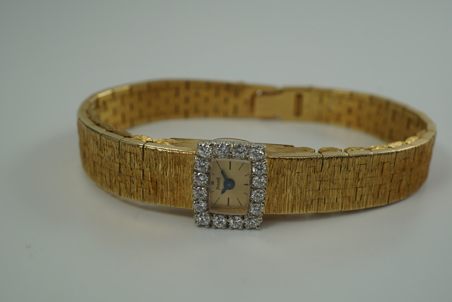 Piaget 18k Yellow Gold Women’s Bracelet Diamond Watch c. 1970’s 