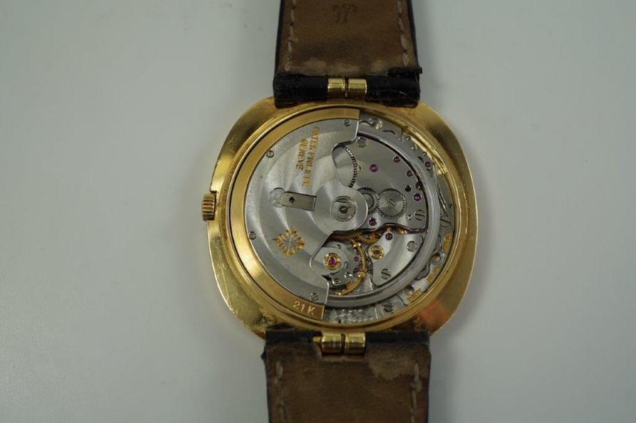  Patek Philippe 18k Yellow Gold 3589 Automatic Ellipse 