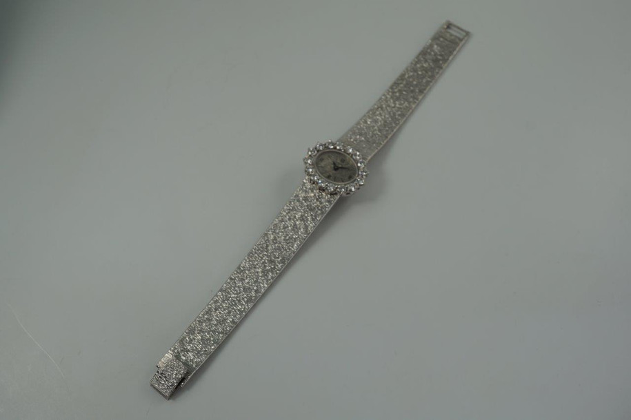 Piaget 18k White Gold Ladies Diamond Bracelet 3867-A6 Retailed by VCA c. 1970’s