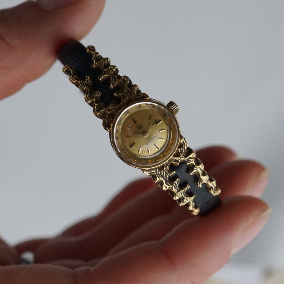 Fabsuisse watch
Fabsuisse vintage
Gilbert Albert omega
Gilbert Albert vintage omega
Gilbert Albert 1963 omega
Omega 1963 Gilbert Albert
Omega 1963 18k yellow gold
Omega 1963 gold nugget
Omega rare gilbert Albert