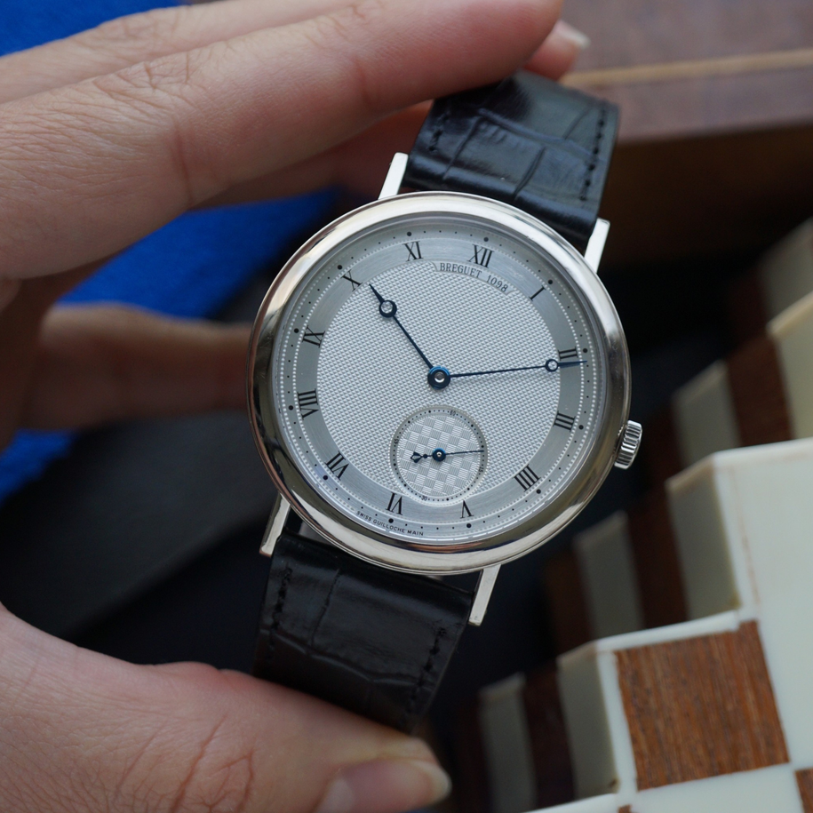 Fabsuisse watch
Fabsuisse vintage
Breguet classique guilloche 5140
Breguet classique women 18k white gold
Breguet classique 5140
Breguet classique 18k white gold
Breguet classique 5140 white gold
Breguet classique 5140 guilloche