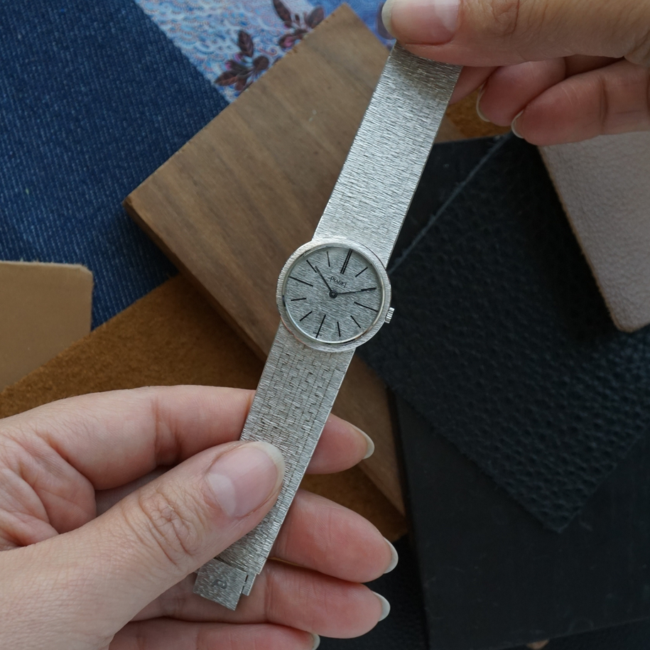 Fabsuisse vintage
Fabsuisse watch
Piaget vintage 1970 
Piaget 18k white gold
Piaget vintage white gold
Piaget bracelet white gold
Piaget 1970s watch
Piaget manual vintage watch
Piaget vintage 18k white gold
Piaget Ultra thin watch
Vintage ultra thin watch
Piaget disco volante watch
Piaget ultra thin watch
Piaget ultra thin vintage watch
Piaget ultra thin vintage watch