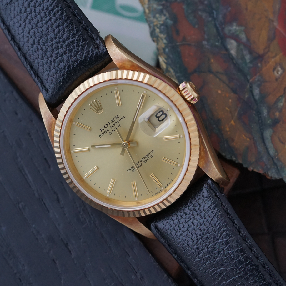 Vintage watch
Fabsuisse vintage
Rolex date vintage 15328
Rolex date yellow gold 15328
Rolex award date watch
Rolex vintage award watch
Rolex card vintage paper
