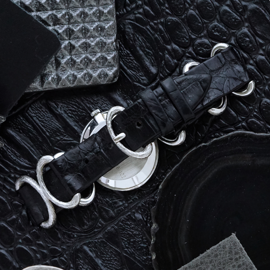 Piaget 1970s Onyx Diamond 9802D Belt Buckle 18k White Gold