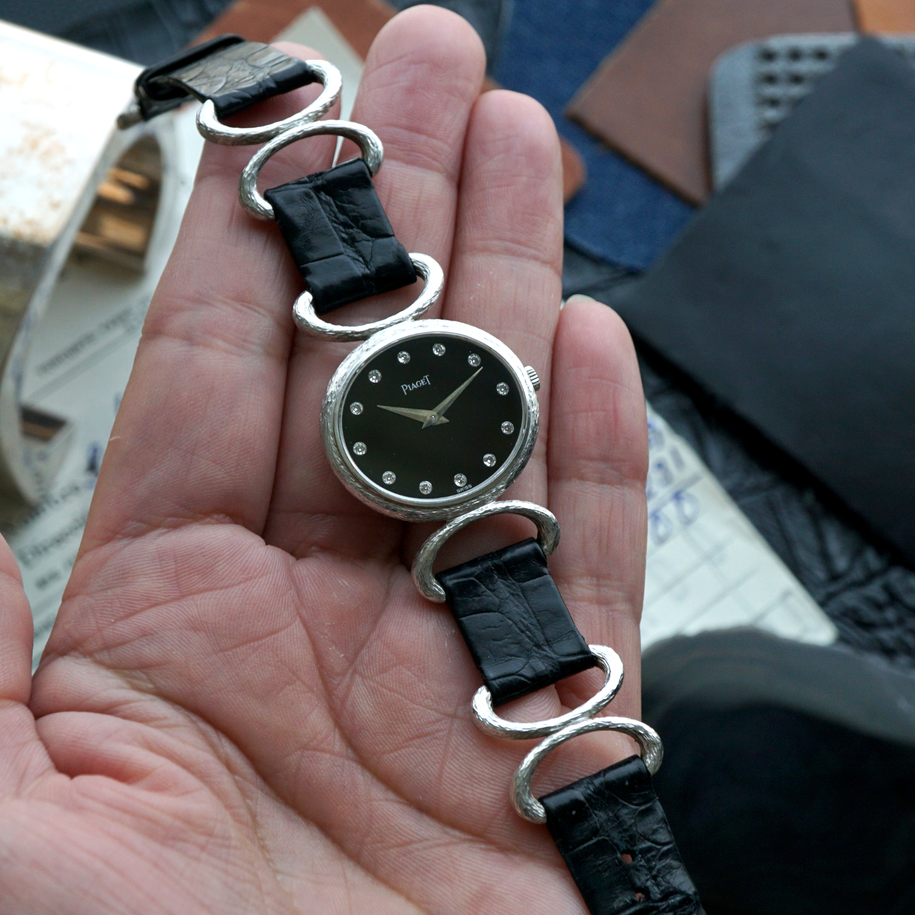 Piaget 1970s Onyx Diamond 9802D Belt Buckle 18k White Gold