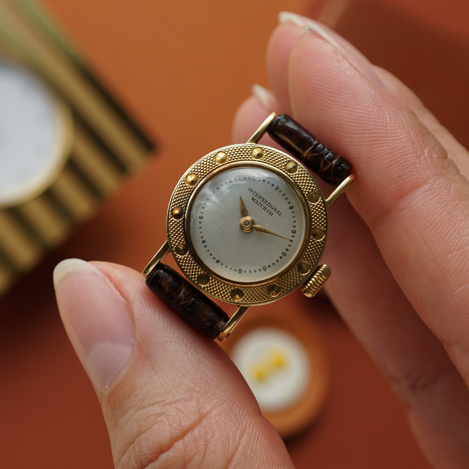 IWC Vintage 1951 Mini Hobnail 18k Yellow Gold 20mm Manual Wind