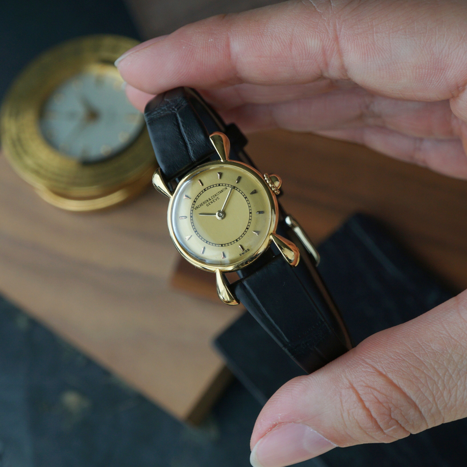 Vacheron Constantin Vintage Mini Teardrop Lug Watch 18k Yellow Gold 1940s 1950s