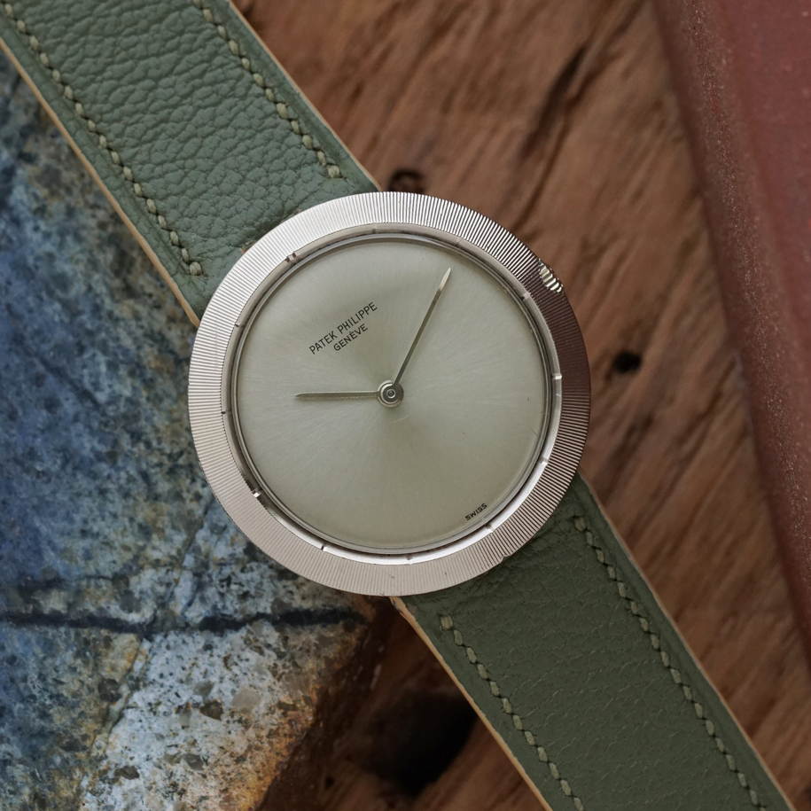 Patek Philippe Vintage Ref. 3457 "Disco Volante" 18k White Gold, Circa 1960s