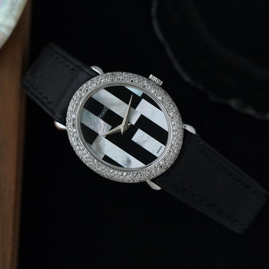 Vintage Piaget Tuxedo Onyx Mother of Pearl Oval 1960-70s