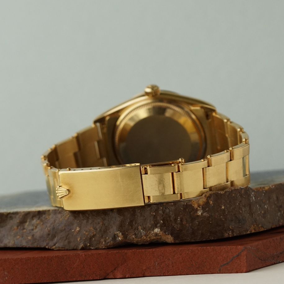 Rolex Date 15238 Oyster Bracelet 18k Yellow Gold circa 2003