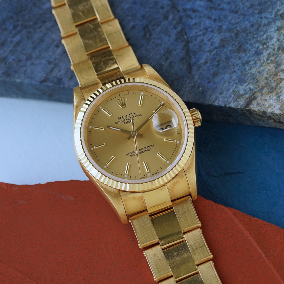 Rolex Date 15238 Oyster Bracelet 18k Yellow Gold circa 2003