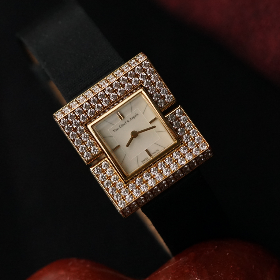 Van Cleef & Arpels “Lady Swing” 18k Yellow Gold Diamond Articulated Watch