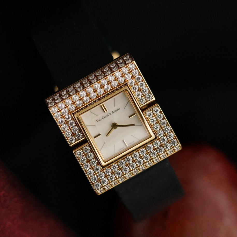 Van Cleef & Arpels “Lady Swing” 18k Yellow Gold Diamond Articulated Watch