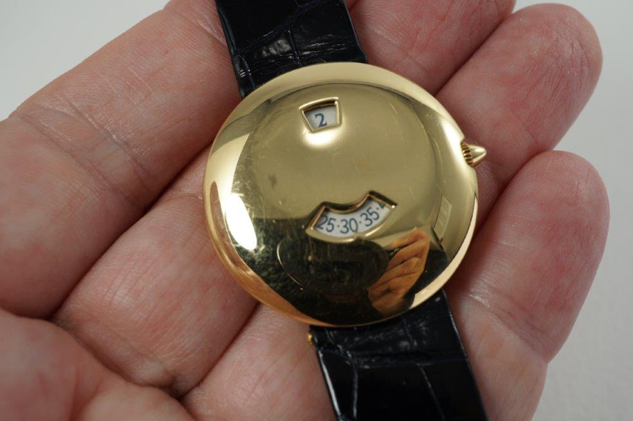 Chaumet 10A-584 Jump Hour 18k yellow gold mint c. 1990's modern for sale houston fabsuisse
