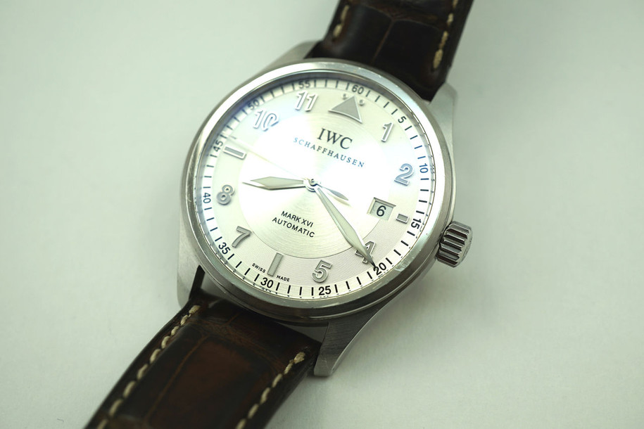 IWC 3255 MARK XVI FLIEGERUHR SPITFIRE STAINLESS STEEL C.2000'S PRE-OWNED FOR SALE HOUSTON FABSUISSE
