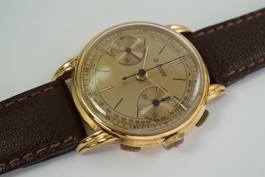 Le Phare 18k Gold Chronograph Original Dial 37mm Stepped Case Val.22 c. 1940’s