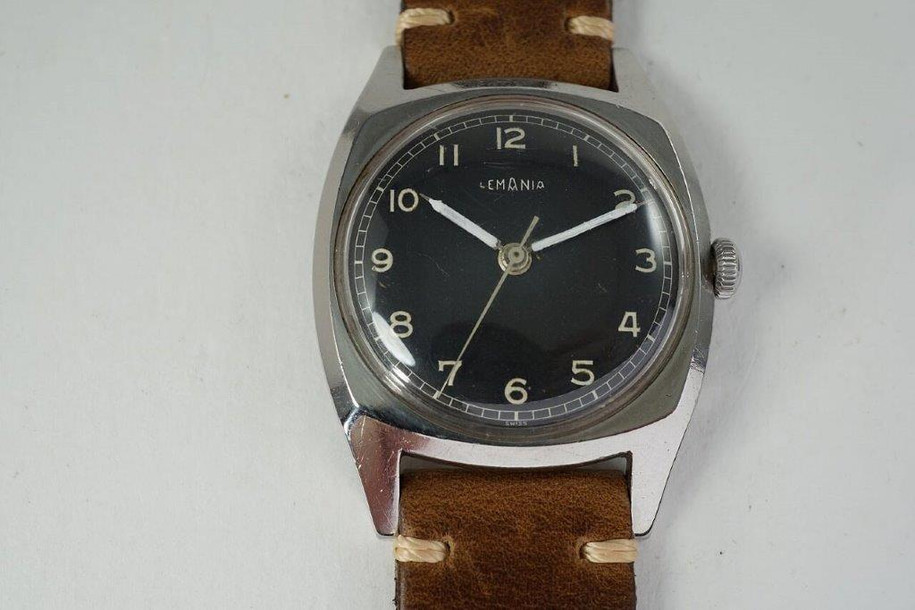 Lemania "Majetek Vojenske Spravy" Czech Army Military watch stainless steel 38 mm dates 1950's