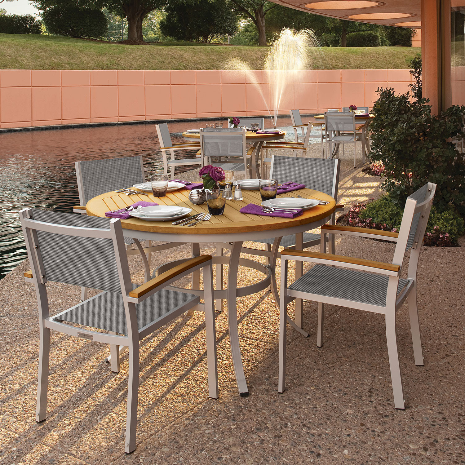 Travira 5-Piece Round 48" Dining Set - Titanium with Natural and Flint