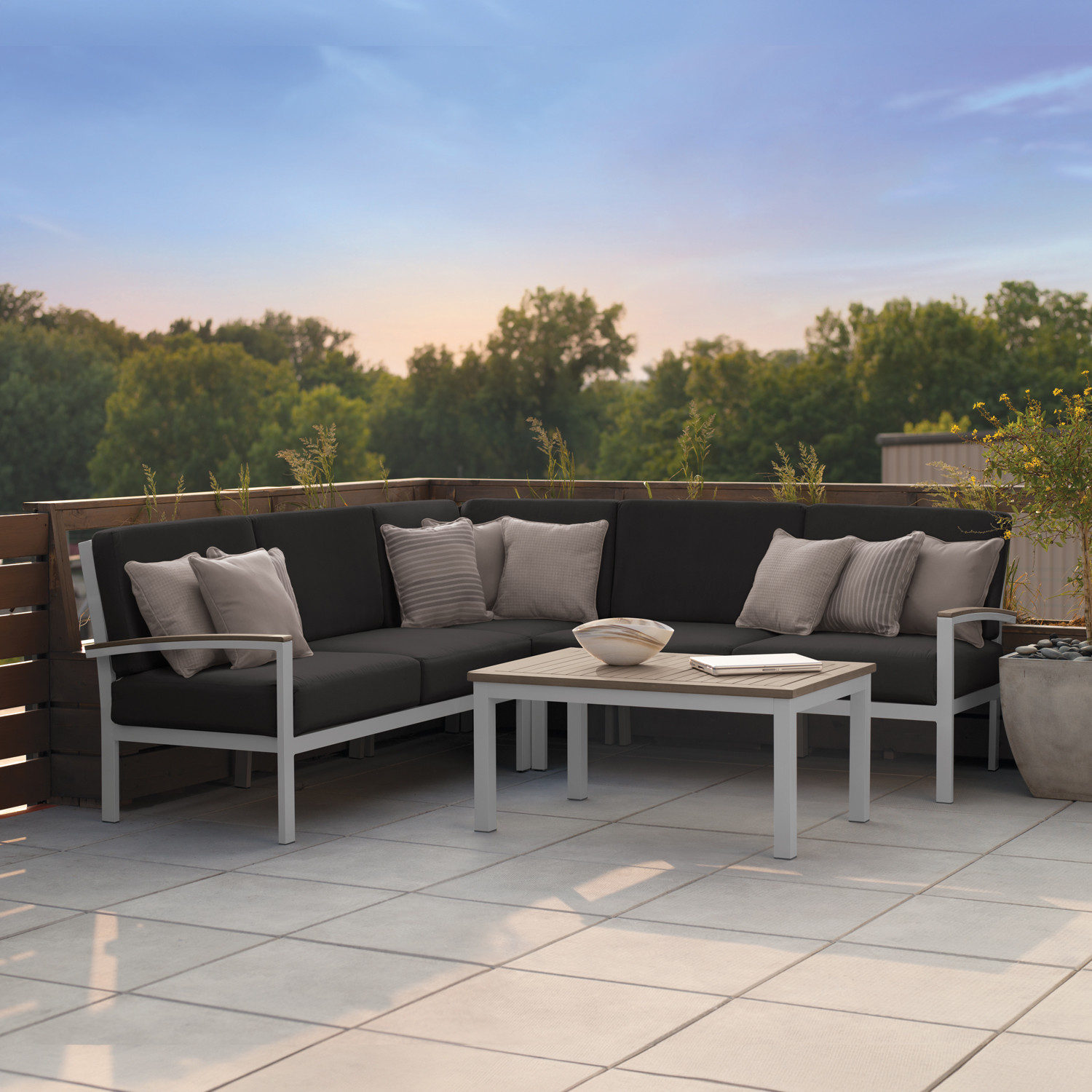 Travira 4-Piece Modular Lounge Set
