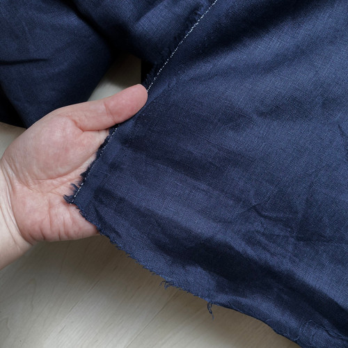 153gsm navy linen, last 1.5m