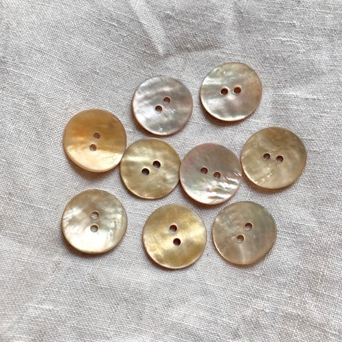 Shell buttons (20mm #1)
