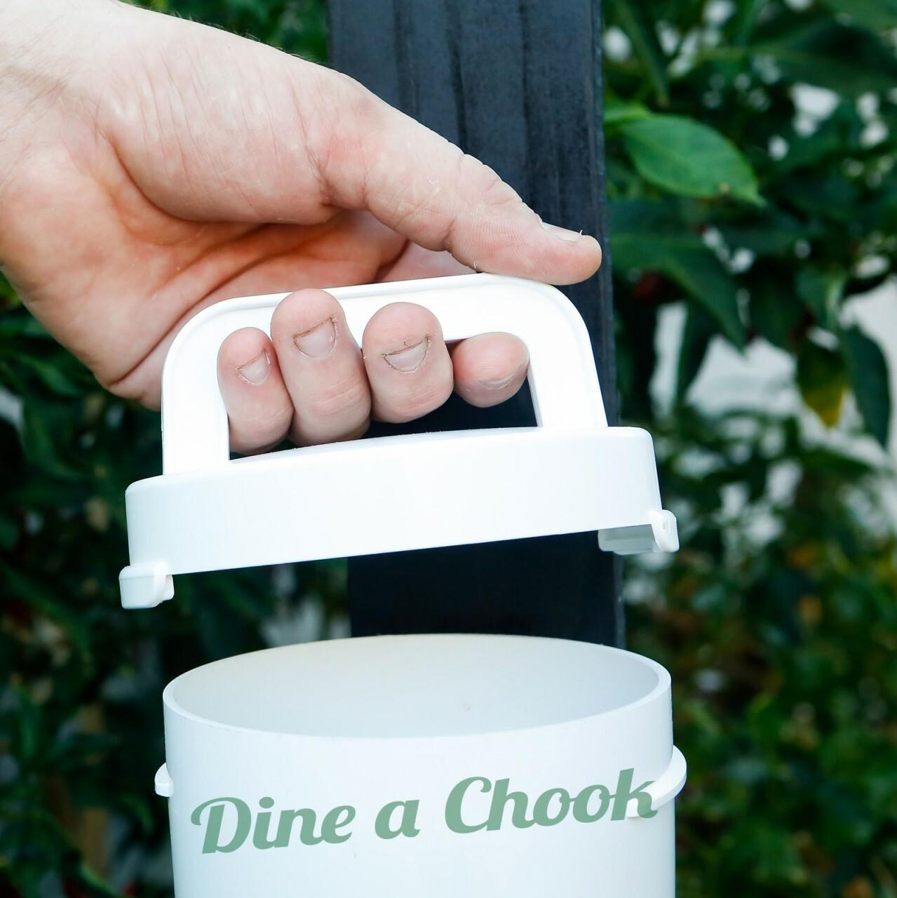 Dine a Chook 1 Gallon Drinker carry-handle makes it easy to take the Drinker to the tap to refill.