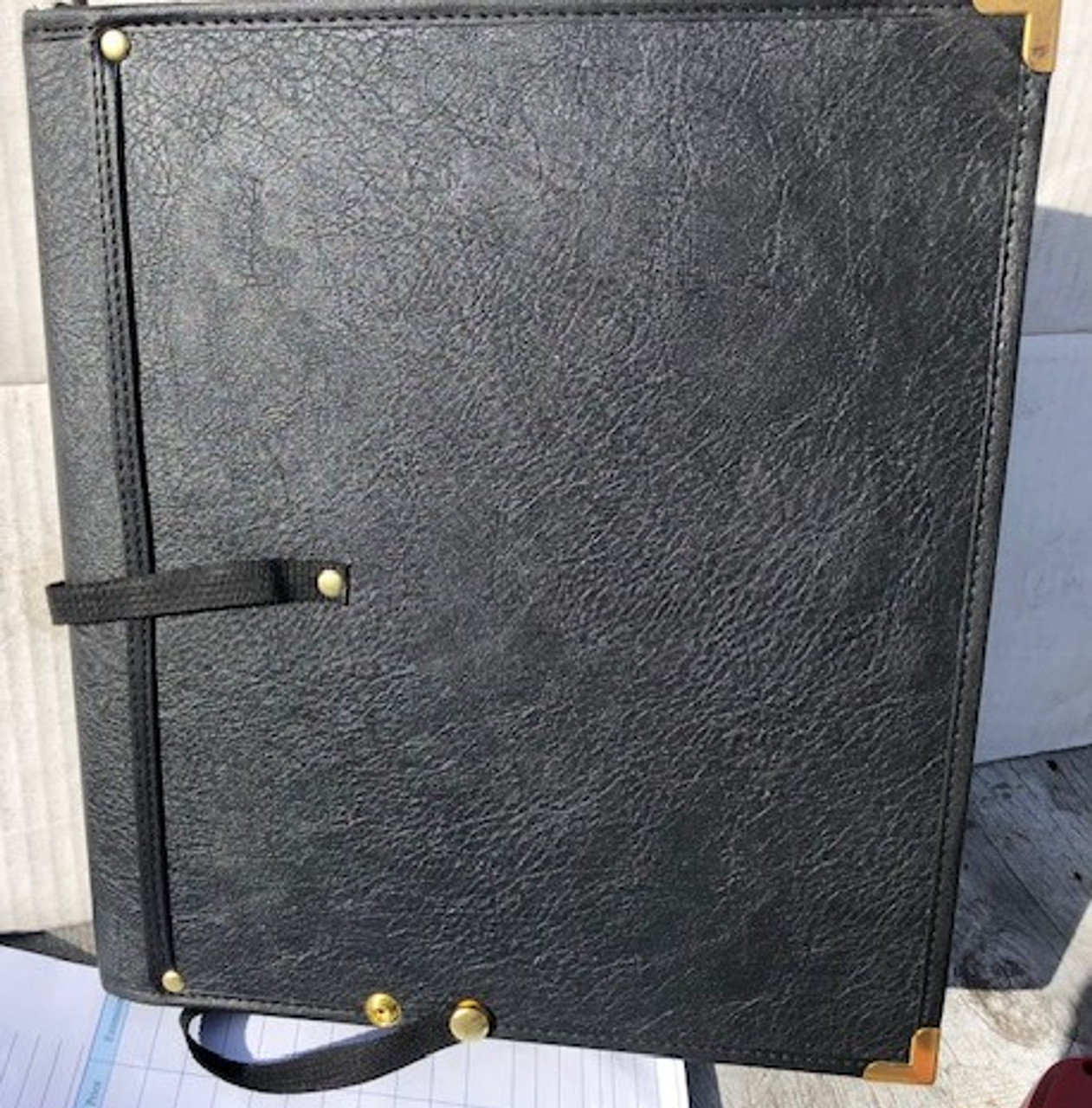 06. Deluxe Snap-2 Folder - New-Yen Enterprises Co. (CBP