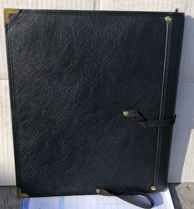 06. Deluxe Snap-2 Folder - New-Yen Enterprises Co. (CBP Black-Folder)