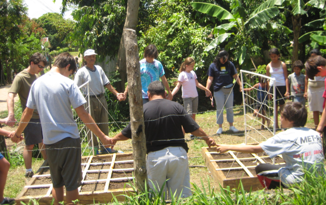 Community development projects in Honduras - schools and medical clinics