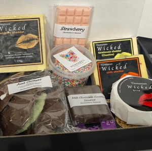 Wicked Cheese and Chocolate gift pack (Hamper 11. )