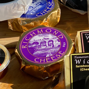 Richmond Camembert 175g  Richmond Camembert 175g