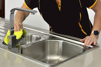 Koenig Polish : How to clean everything in your life ?