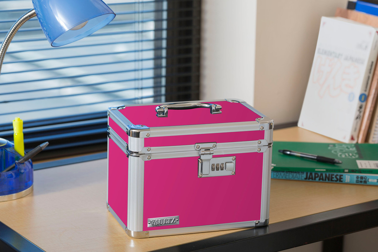 VZ00802_pink_lifestyle__19185.