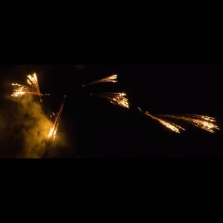 SLICE - 7 SHOT GOLD STROBE WILLOW WATERFALL (FAN)