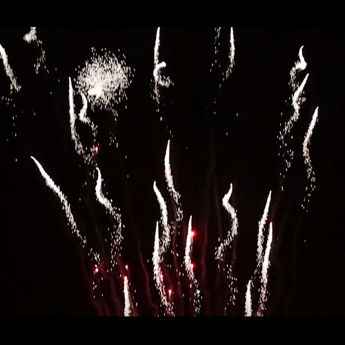 CAKE - 36 SHOT FAN HOWLING WHISTLE WITH SUPER CRACKLE - 5 SEC