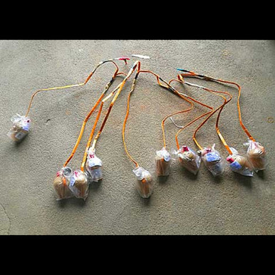 3" FINALE CHAIN - 12 BROCADE CROWN WITH BROCADE CROWN TAILS