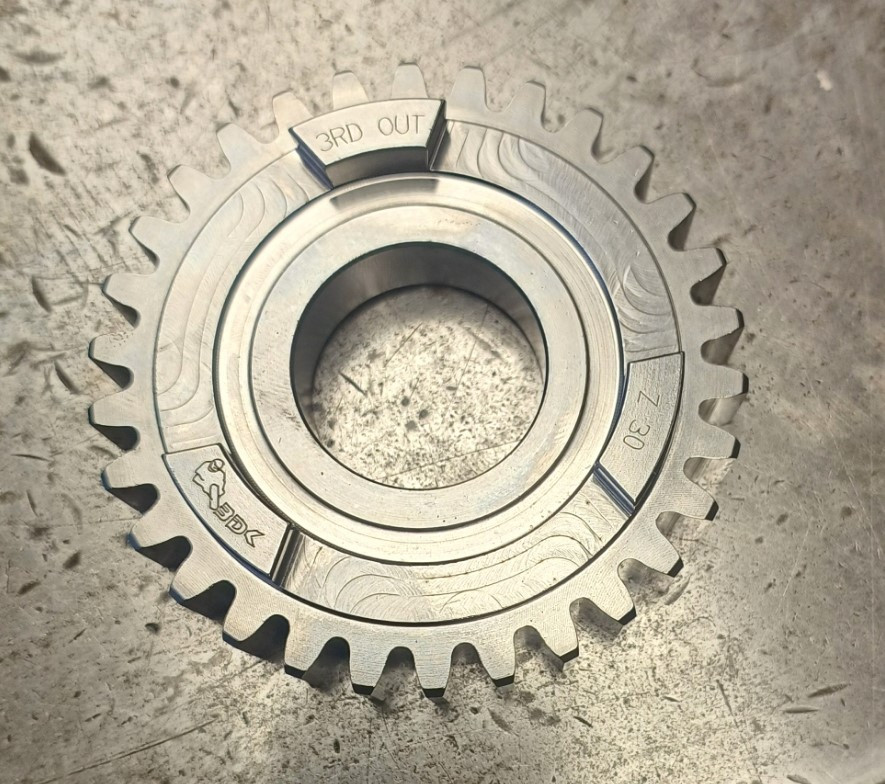 Suzuki GT750 3rd Output Z30 Z29