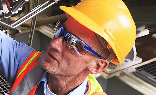 Por qué es importante usar gafas de seguridad industrial en el trabajo? -  Haléco