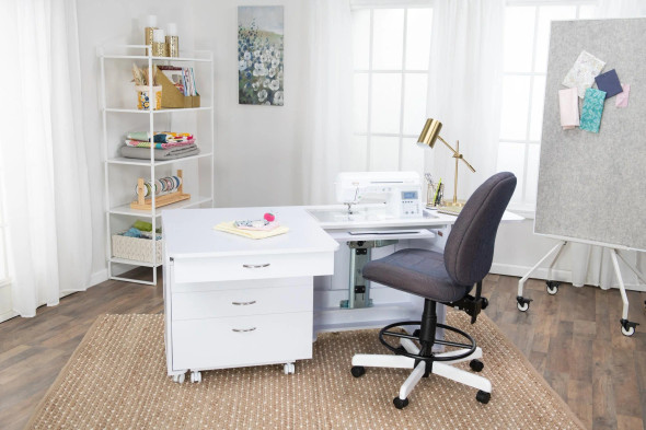 Quilter's Vision & Companion Chest
