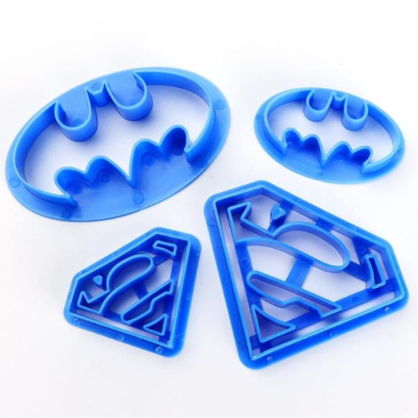 Batman / Superman 4pc Plastic Cutter Set 