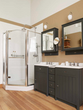 Ensemble de salle de bain Oxford Kenny & Mason avec un meuble double vasque en bois massif blanc et deux lavabos en porcelaine anglaise à 1 trou de robinetterie visible sur l'image. Robinetterie incluse sur l'image.