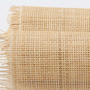 Gros plan du tissage en rotin naturel pour cannage de chaise, texture détaillée