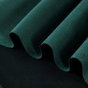 Gros plan sur la texture douce et l'élasticité du tissu suedette adhésif pour auto et DIY