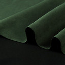 Gros plan sur la texture douce et l'élasticité du tissu suedette adhésif pour auto et DIY