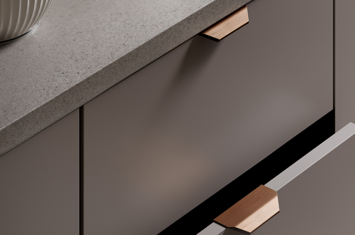 Relooking Facile : Transformez Votre Vieille Commode avec des Nouveaux Pieds et Boutons (Tuto Rapide !)