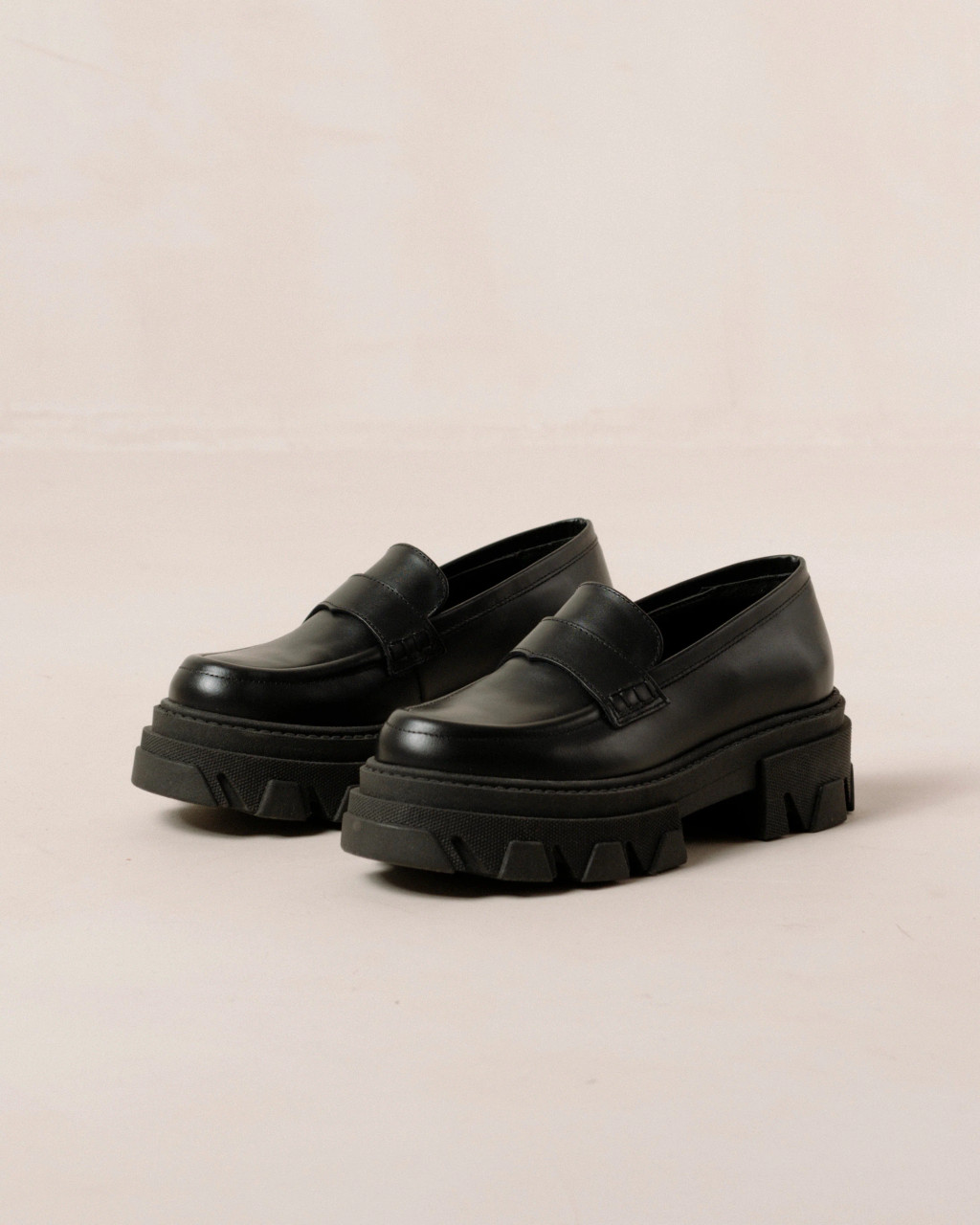 Alohas Trailblazer Black loafers Anastasia Boutique